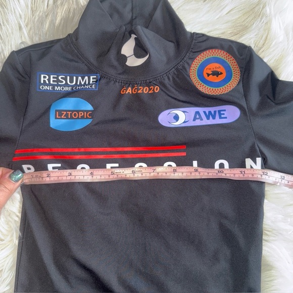 Shein MEYSI KIM Mock Neck Geo & Letter Graphic Slim Swim Crop Tee Size Small - Picture 12 of 16